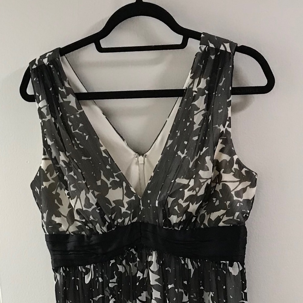 Flower b&w long gown - size 8